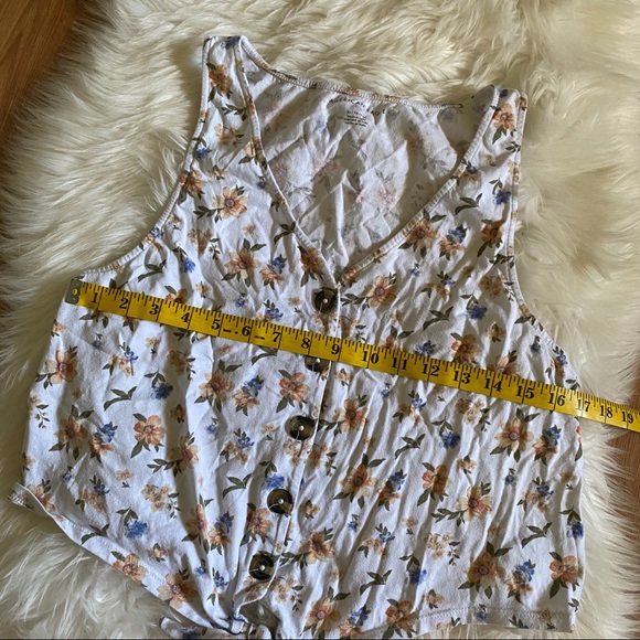 ❌SOLD❌ AMERICAN EAGLE FLORAL FRONT TIE TANK TOP - Picture 4 of 5